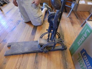 Self-advancing Boring Machine