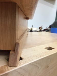 Small pull and clean lines on the back of the case